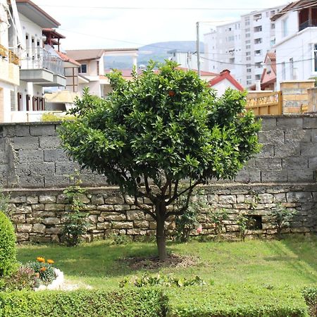 Hotel Vila Maledhi Berat Buitenkant foto