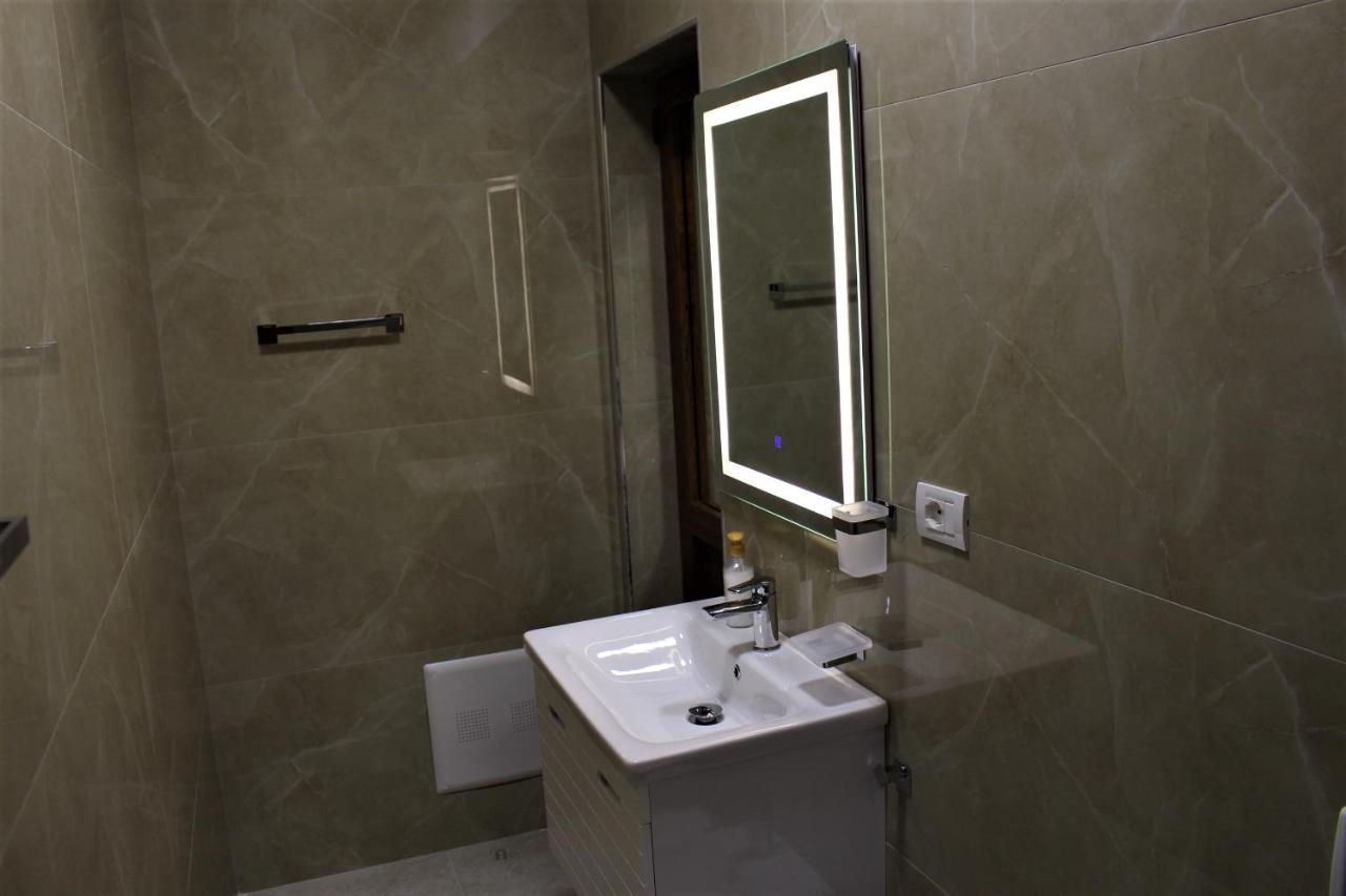 Hotel Vila Maledhi Berat Buitenkant foto