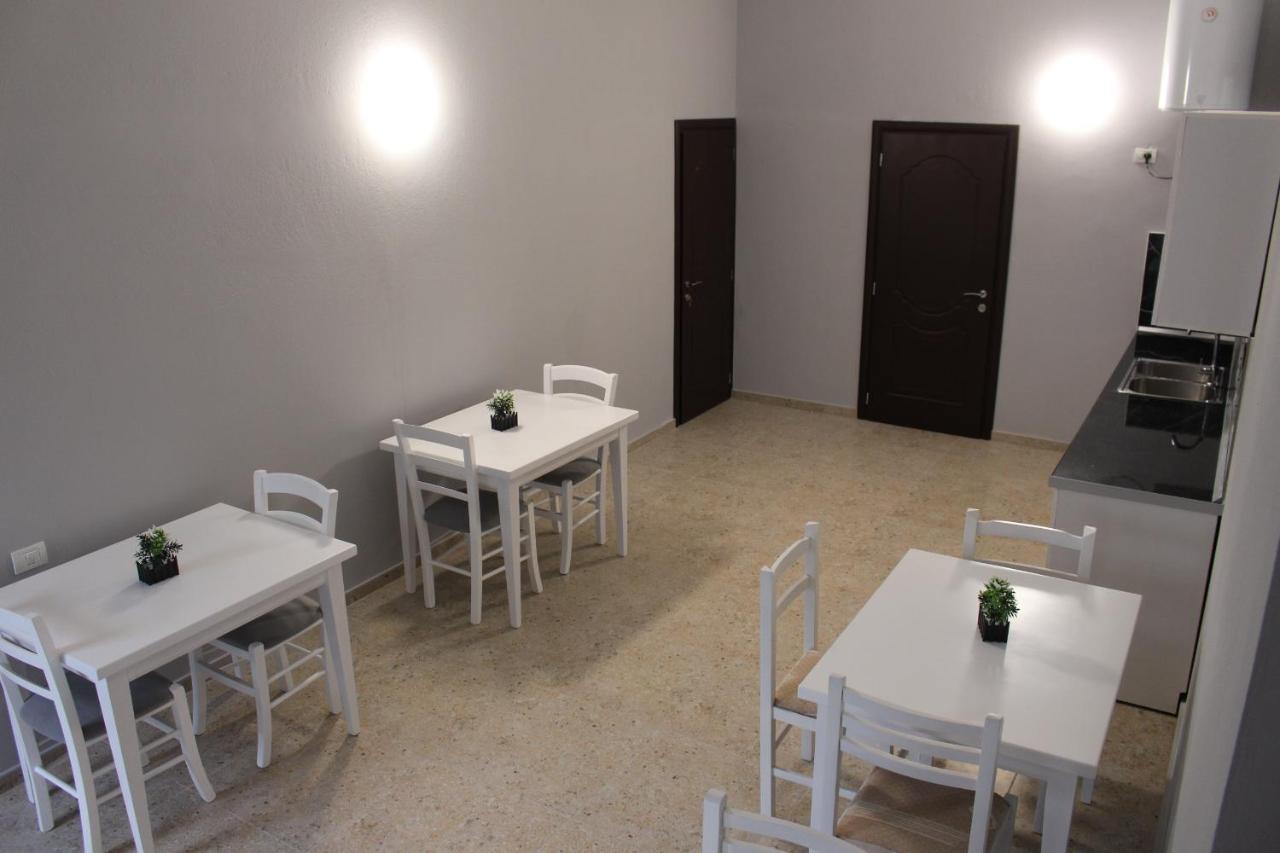 Hotel Vila Maledhi Berat Buitenkant foto