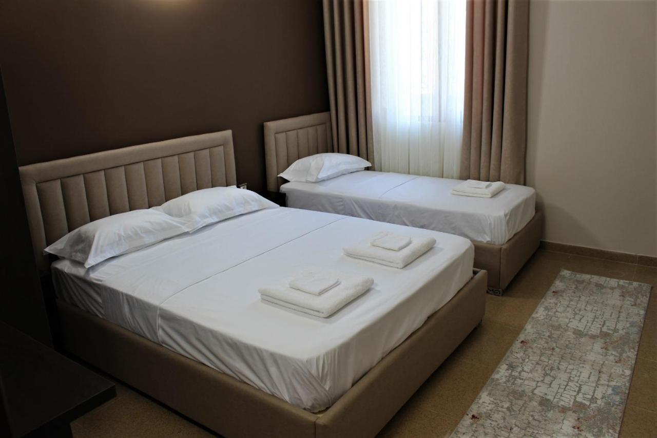 Hotel Vila Maledhi Berat Buitenkant foto