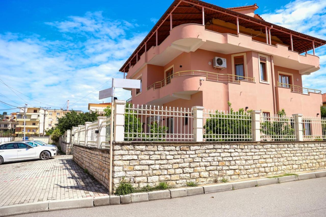 Hotel Vila Maledhi Berat Buitenkant foto