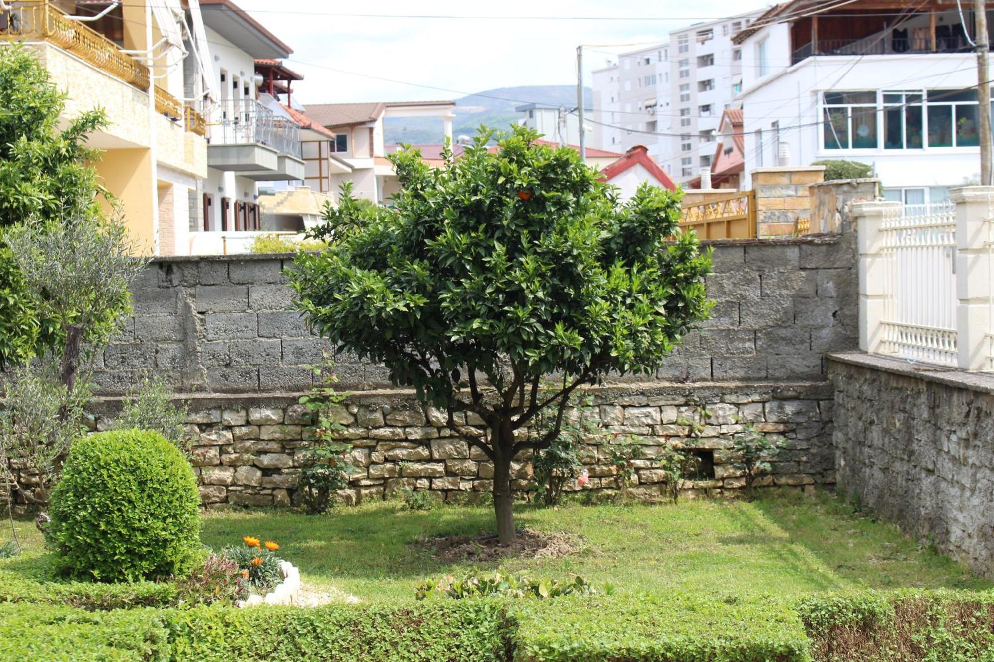 Hotel Vila Maledhi Berat Buitenkant foto